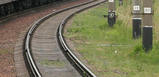 На Луганщине неизвестные подорвали железнодорожное полотно - Фото