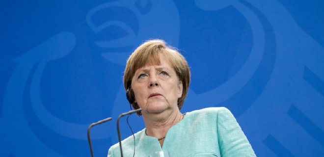 Меркель отказалась обсуждать помощь Афинам до референдума - Фото