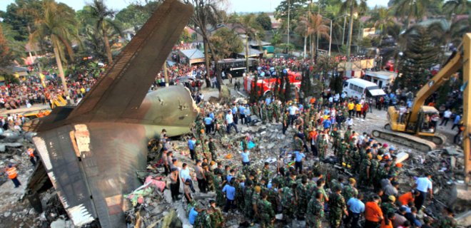 Крушение самолета в Индонезии: число жертв достигло 140 человек - Фото
