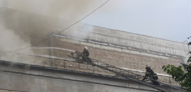 В Черкасском драмтеатре произошел крупный пожар: видео - Фото