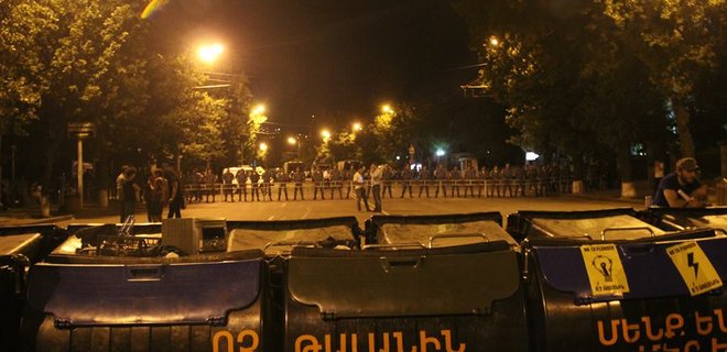 В Ереване полиция выдвинула ультиматум демонстрантам - Фото