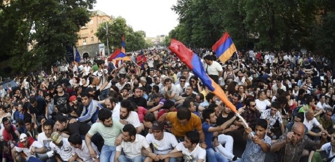 Майдан в Армении: активисты готовятся к решительным действиям - Фото