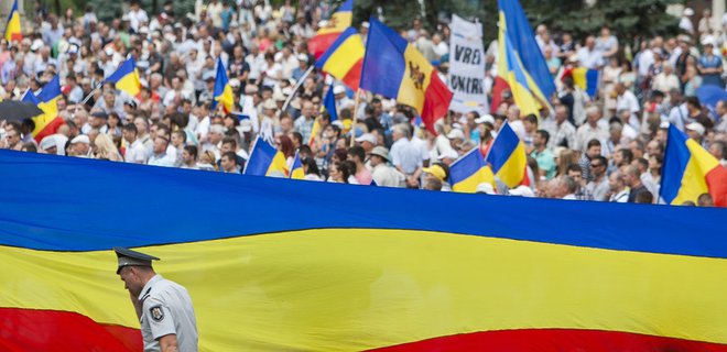 В Кишиневе прошла акция за объединение Молдовы и Румынии - Фото