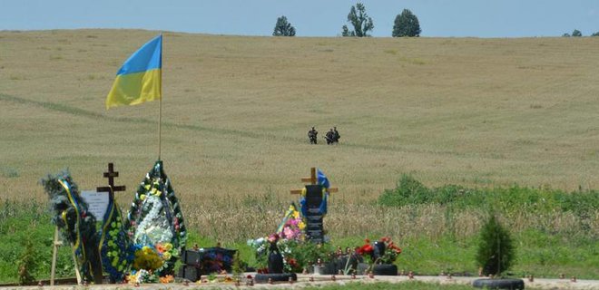Под Славянском установлен мемориал погибшим украинским военным - Фото
