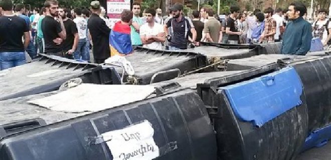 Майдан в Армении: полиция отпустила задержанных активистов - Фото