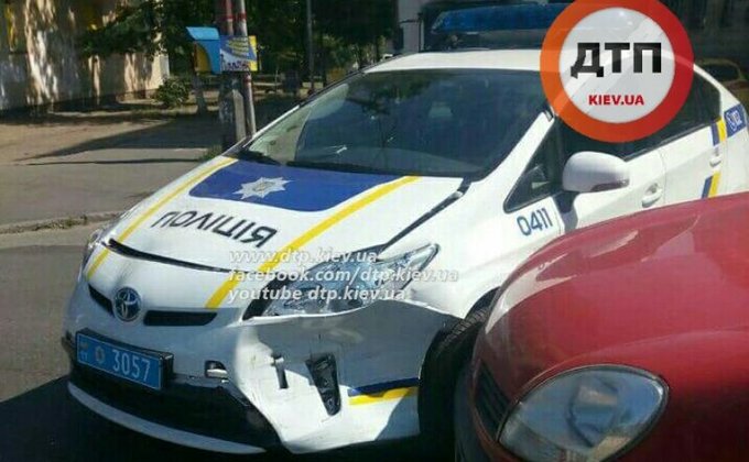 В Киеве автомобиль патрульной полиции попал в ДТП: фото