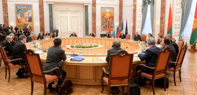 Сегодня в Минске соберется трехсторонняя контактная группа - Фото