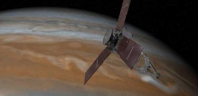 В NASA готовят зонд Juno к прибытию на Юпитер через год - Фото