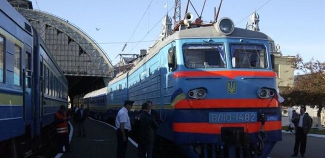 Укрзализныця назначила дополнительный поезд Киев-Ужгород - Фото