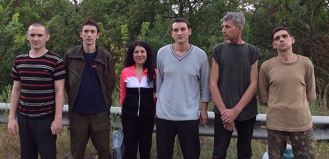 Из плена освобождены 10 украинских военнослужащих - Фото