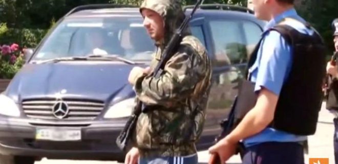 В МВД утверждают, что журналисты в Мукачево сняли охотника - Фото