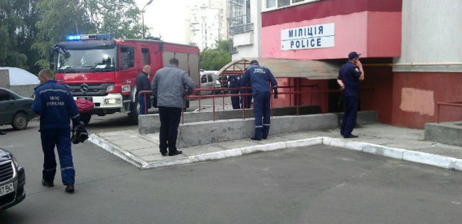 Во Львове возле милиции прогремело два взрыва, есть раненые: фото - Фото