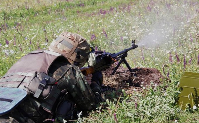 Украинские военные в зоне АТО отработали огневую подготовку: фото