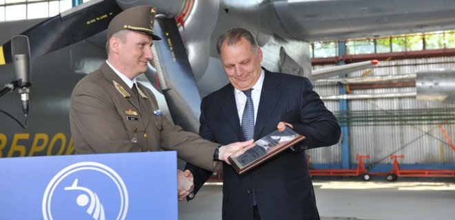 Украинский авиазавод прошел сертификацию в НАТО - Фото