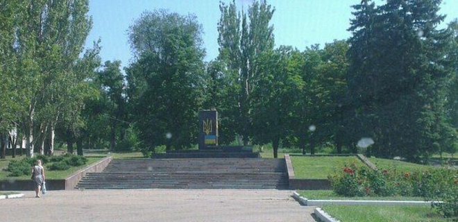В прифронтовом Дзержинске снесли памятники Ленину и Дзержинскому - Фото