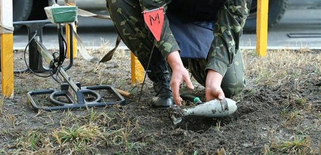 В Крымском обезвредили минную ловушку боевиков - Фото