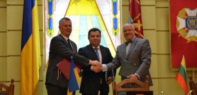 Минобороны Литвы, Польши и Украины подписали соглашение о бригаде - Фото