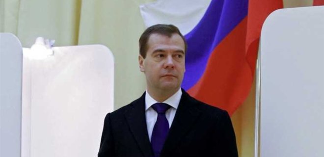 Медведев: Россия за целостность Украины, но без Крыма - Фото