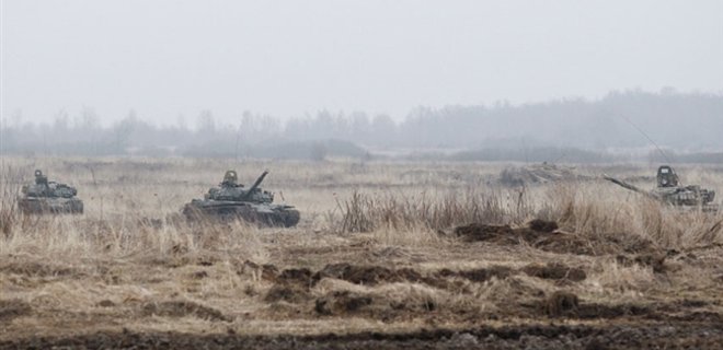 На приморском направлении боевики выводят на передовую танки - ИС - Фото