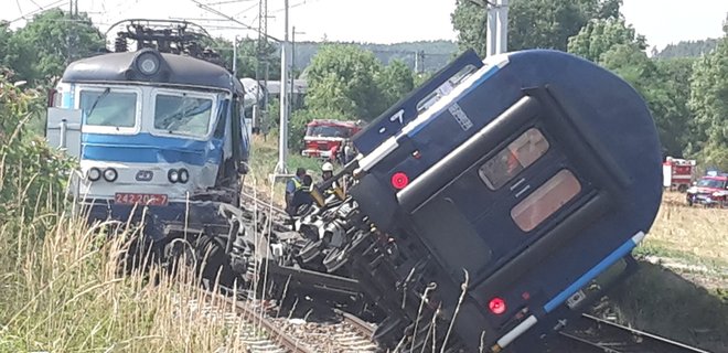 В Чехии столкнулись два поезда: семь человек ранено - Фото