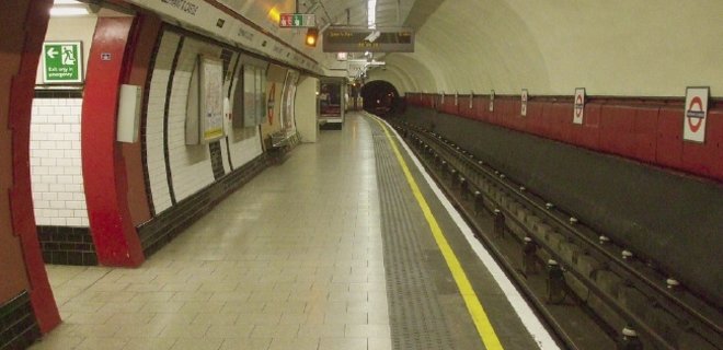 В Лондоне сегодня снова бастуют сотрудники метро - Фото