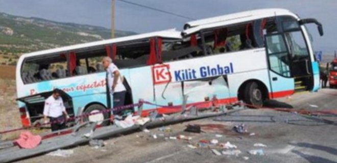 В Турции перевернулся автобус с туристами: есть жертвы - Фото
