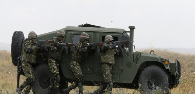 В Латвии ожидают тяжелую военную технику США в 2016 году - Фото