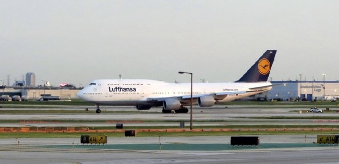 Немецкий авиаперевозчик Lufthansa сокращает рейсы в Россию - Фото