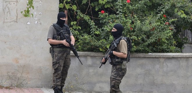 В Турции по подозрению в связях с ИГ задержаны трое россиян - Фото