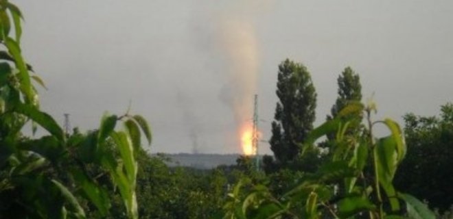 В результате обстрела Авдеевки загорелся газопровод - Фото