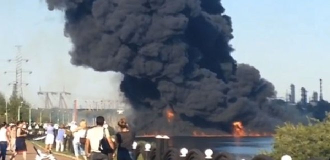 В Москве произошел масштабный пожар из-за разрыва нефтепровода - Фото