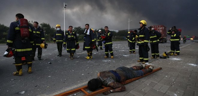 Количество жертв взрывов на складе в Китае достигло 42 человек - Фото