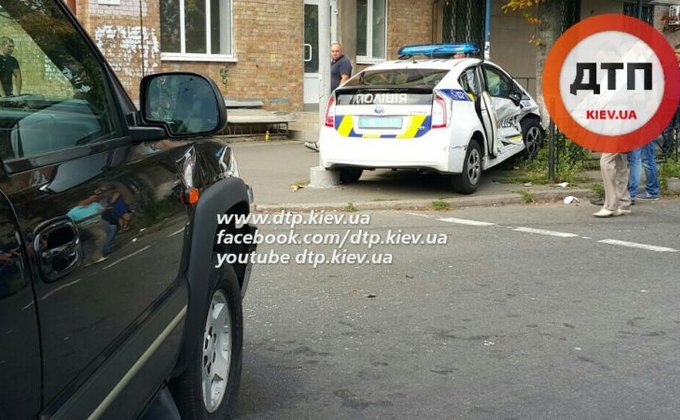 Подробности ДТП с патрульной машиной в Киеве: фото и видео