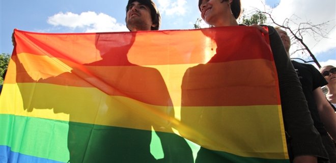 Участники ЛГБТ-фестиваля в Одессе вышли на пикет - Фото