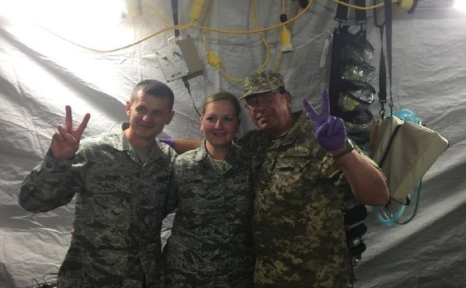 США передали Украине военно-полевой госпиталь 