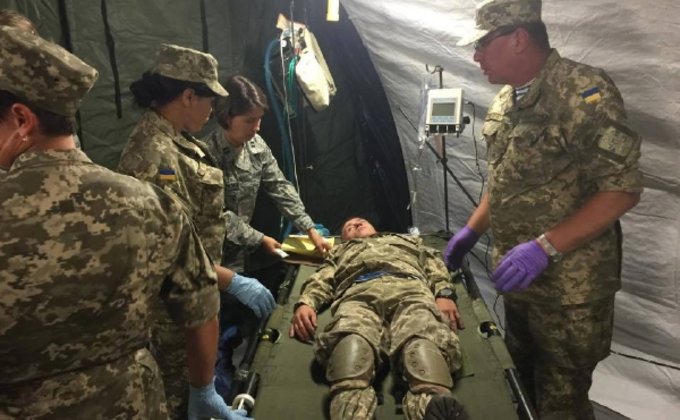 США передали Украине военно-полевой госпиталь 