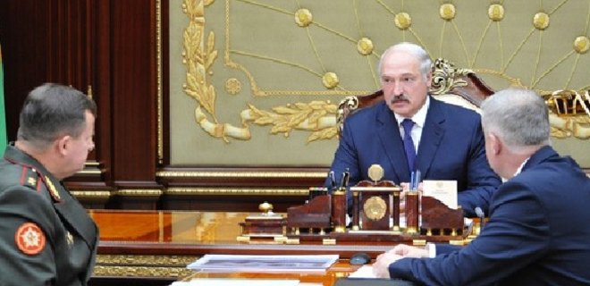 Лукашенко призвал усилить охрану границы с Украиной - Фото