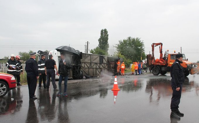 Новое ДТП автобуса в Румынии, есть погибшие: фото