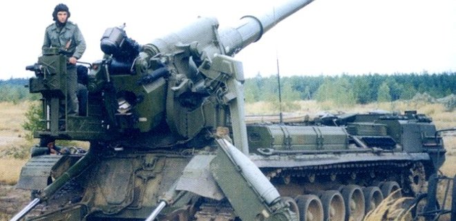ИС: Россия перебрасывает в Донбасс танки Т-80, Пионы и бензовозы - Фото