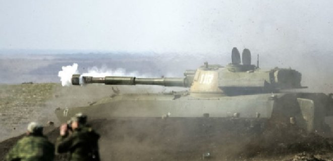 Оккупанты дважды применили танки под Мариуполем - Фото