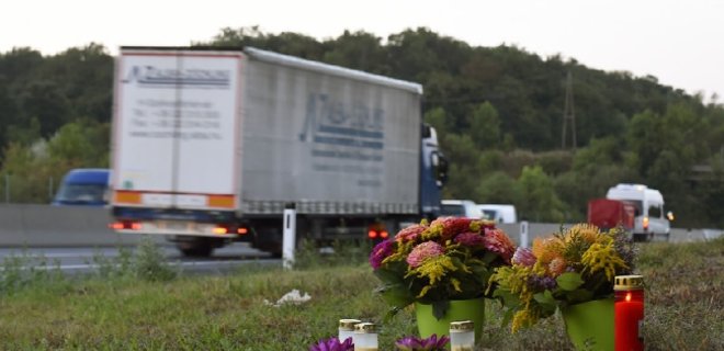 В Австрии в закрытом грузовике обнаружены 26 мигрантов - Фото