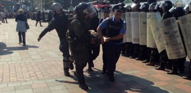Милиция задержала одного из участников столкновений под Радой - Фото