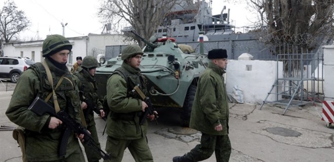 В Симферополе оккупанты обыскали дом матери комбата Крыма - Фото
