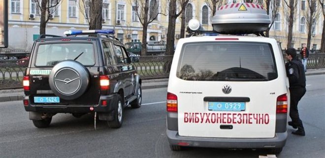 В Киеве взрывотехники ищут бомбу в Верховной Раде - Фото