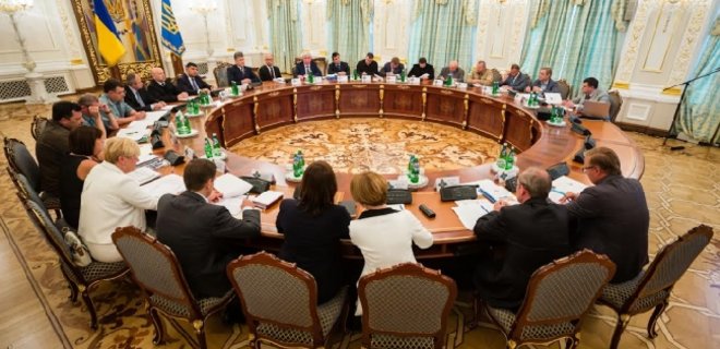 СНБО поддержал введение новых санкций против России - Фото