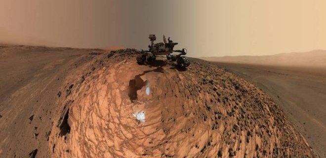 На снимке Марса обнаружен странный парящий объект: фото - Фото