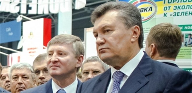 Хакеры слили файлы о связях Ахметова и Януковича с боевиками ДНР - Фото