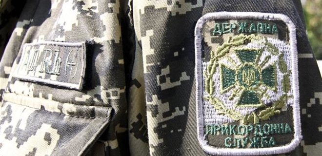 ГПСУ близ границы с РФ задержала запчасти и военные товары: фото - Фото