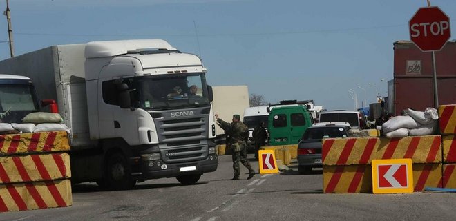 В зону АТО прибыли грузовики с гуманитарной помощью от стран ЕС - Фото