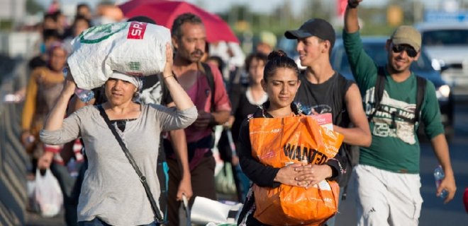 Власти Германии и Австрии примут находящихся в Венгрии мигрантов - Фото